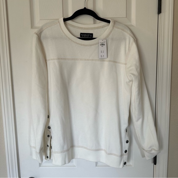 Abercrombie & Fitch Tops - Abercrombie & Fitch Cream Soft Fleece Top
